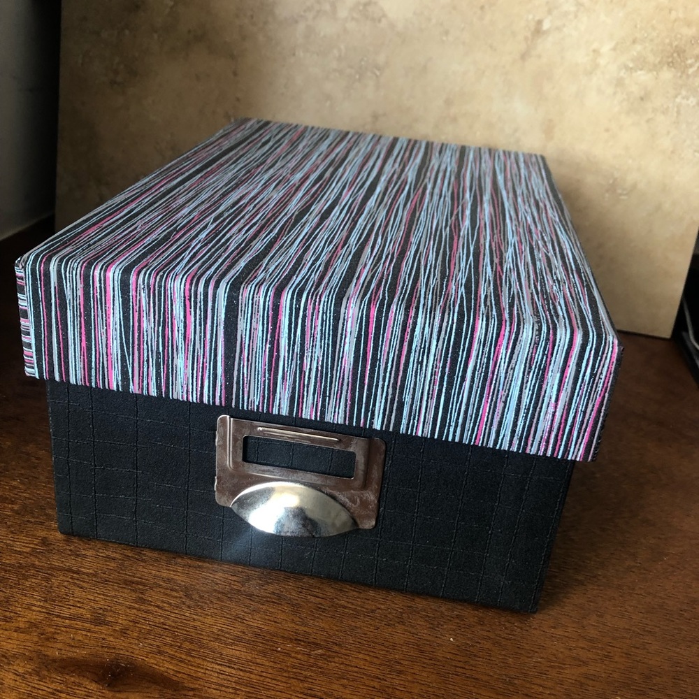 Check box w fabric lining